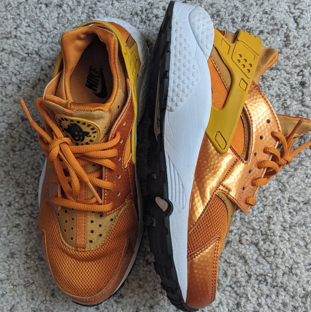 NIKE Air Huarache